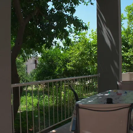 By The Sea Podgora, Makarska - 13864 *