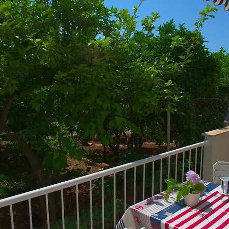 アパート By The Sea Podgora, Makarska - 13864 ポドゥゴラ